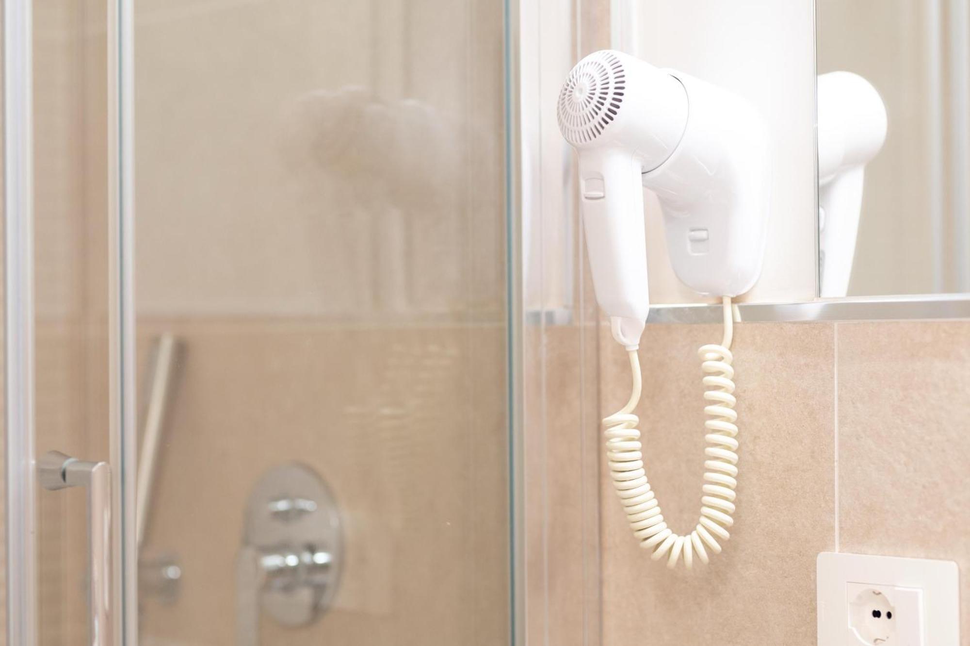 فندق Landlord ألغيرو المظهر الخارجي الصورة